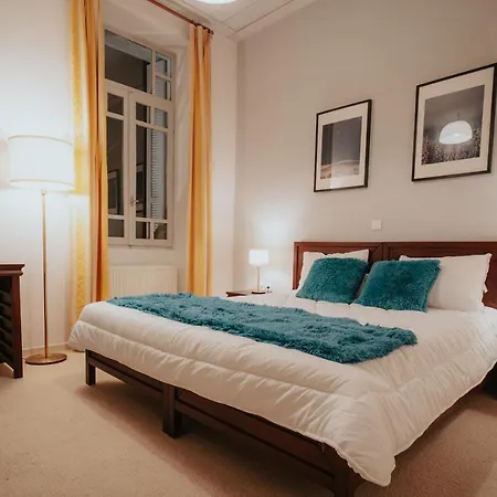 ゲストハウス 1909 カラブリタ